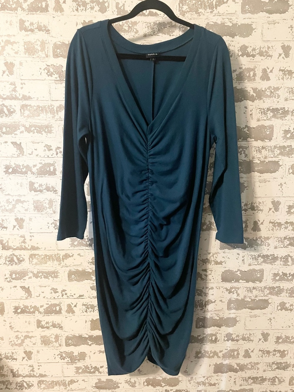 Torrid Teal Ruched Bodycon Dress Size 1 Deep V Neck Long Sleeve Stretch Midi - Picture 2 of 8